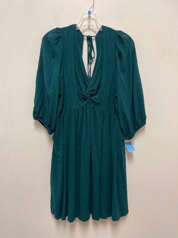 Clearance Sale Dress Casual Short By Torrid In Green, Size: 2x