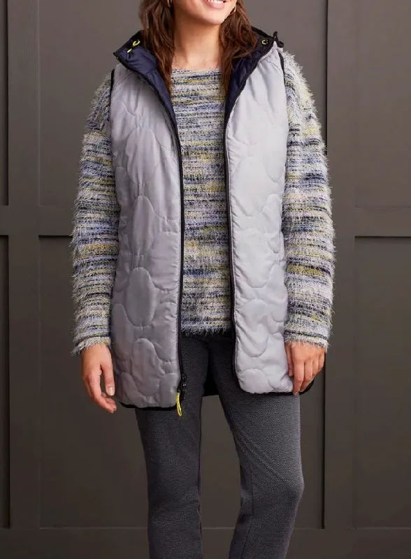 Super Bargain Tribal Reversible Hooded Puffer Vest Women’s 1943O-3376-2631
