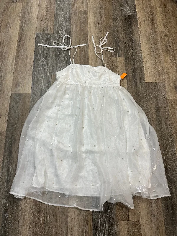 Limited Availability Dress Casual Maxi By Arula In White, Size: 1x